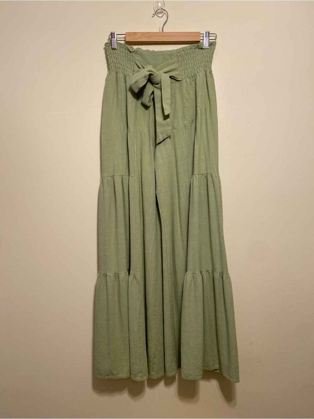 BACCIO WIDE LEG Sage Green Pants . Size M